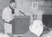 NMLRA past president Jim Fulmer speaking about eastern Pennsylvania at an Andulhea Heritage Center dinner.
