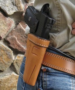 The Rafter-L #1 holster carries the author’s Guncrafter Industries 1911 CCO at the balance point right at the ejection port and holds the weapon close to the body for enhanced concealment. 